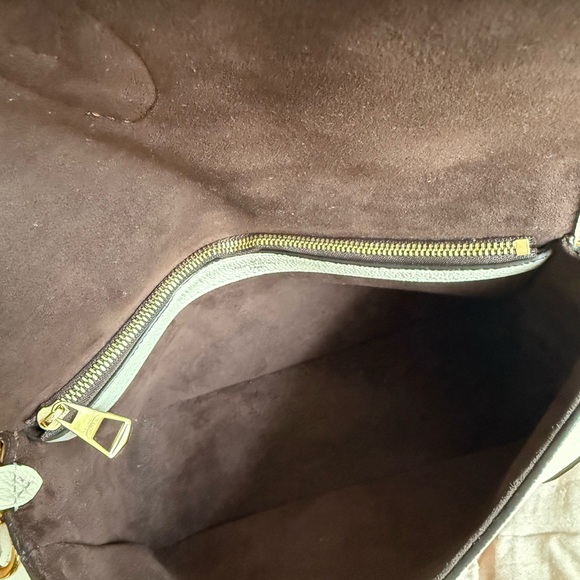 Luis Vuitton Bag Diane - Picture 5 of 9